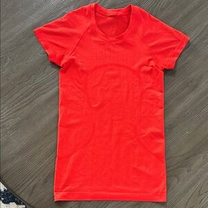 lululemon athletica Vibrant Red Short Sleeve Tee